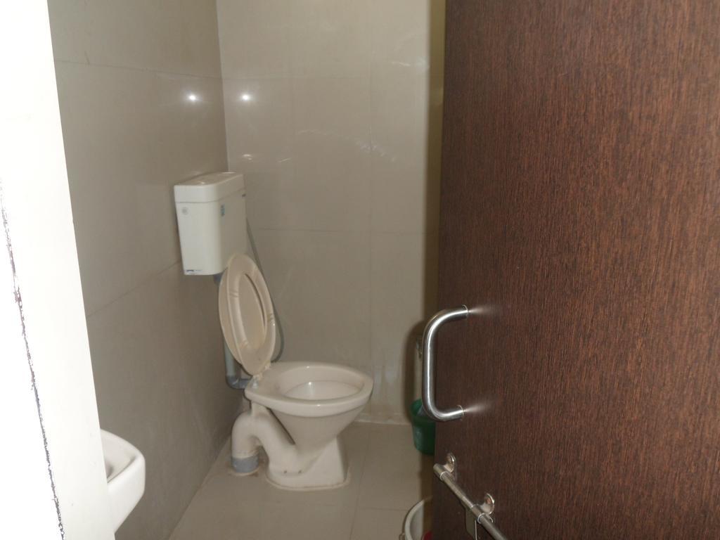 Hotel Atithi Ahmedabad Exterior foto