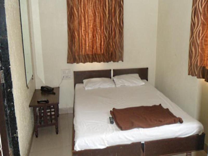Hotel Atithi Ahmedabad Exterior foto